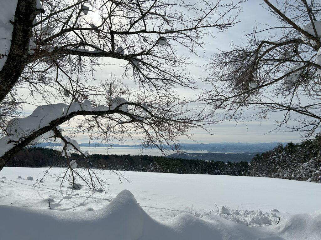町営磐梯山牧場と猪苗代湖